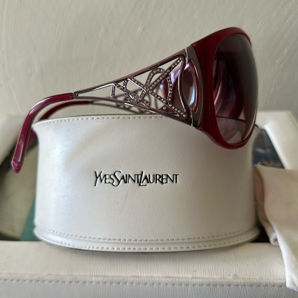 YvesSaint Laurent Maxi aviator sunglasess